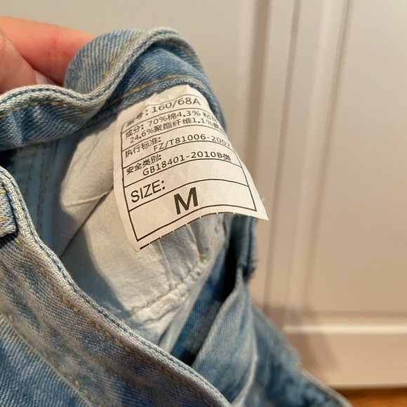 Jean Shorts with Pocket Detail - Picture 8 of 9